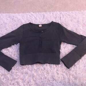Black Knitted Cropped Tight Fitted Long Sleeve